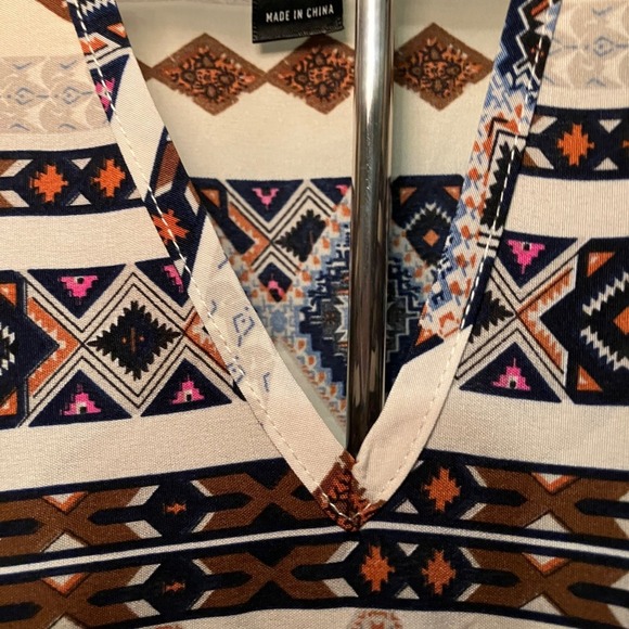 Shein Curve 1XL Aztec Print Dress Short Sleeve V Neck Boho Casual - Picture 4 of 5